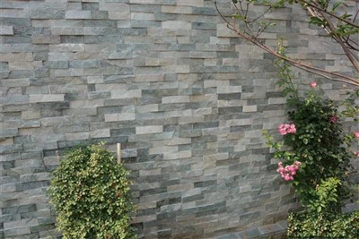 روکش دیوار سنگی در فضای باز